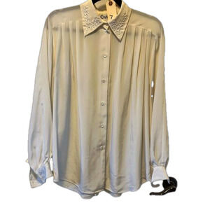 7. Vintage Como Ivory Long Sleeve Blouse